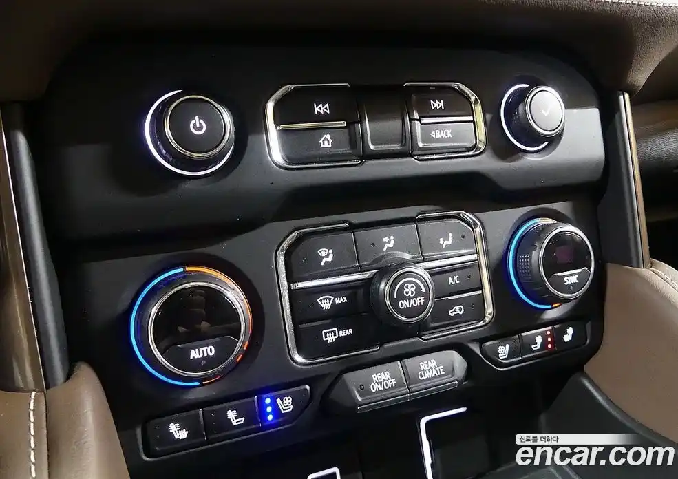 Chevrolet Surburban 2021 6.2 Автомат в Москве № 375165, фото 13