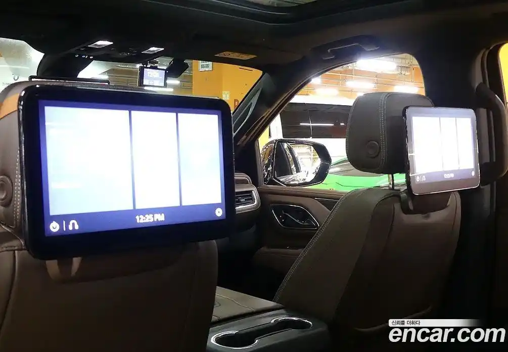 Chevrolet Surburban 2021 6.2 Автомат в Москве № 375165, фото 16