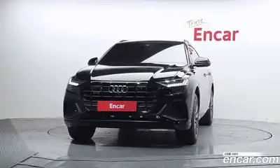 Audi Q8 2021 3.0 Автомат в Москве № 414412, миниатюра 3