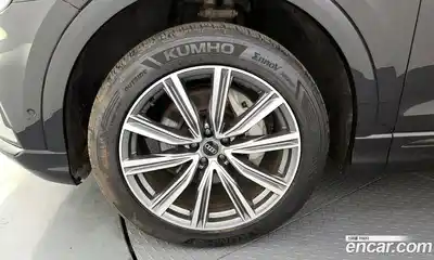 Audi Q8 2021 3.0 Автомат в Москве № 414412, миниатюра 5