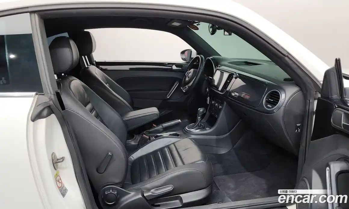 Volkswagen Beatle 2013 2.0 Автомат в Москве № 432441, фото 11