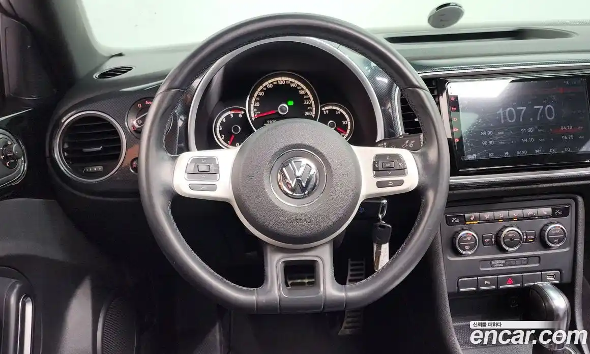 Volkswagen Beatle 2013 2.0 Автомат в Москве № 432441, фото 13