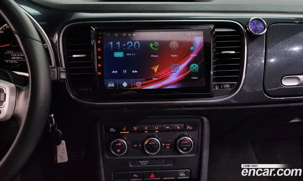 Volkswagen Beatle 2013 2.0 Автомат в Москве № 432441, фото 16