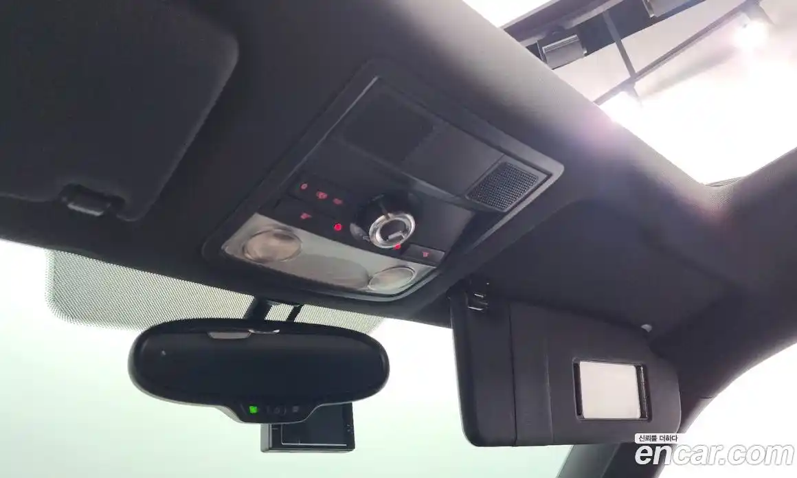 Volkswagen Beatle 2013 2.0 Автомат в Москве № 432441, фото 18