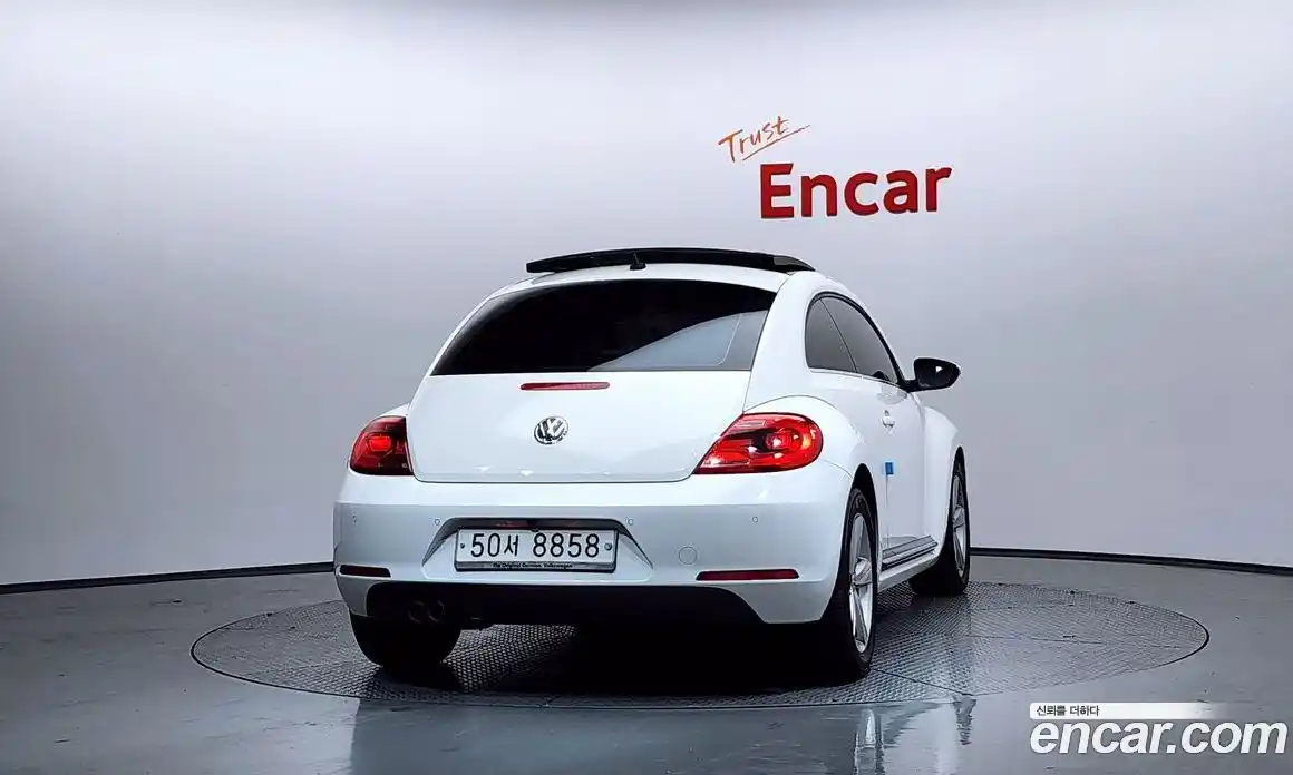 Volkswagen Beatle 2013 2.0 Автомат в Москве № 432441, фото 4