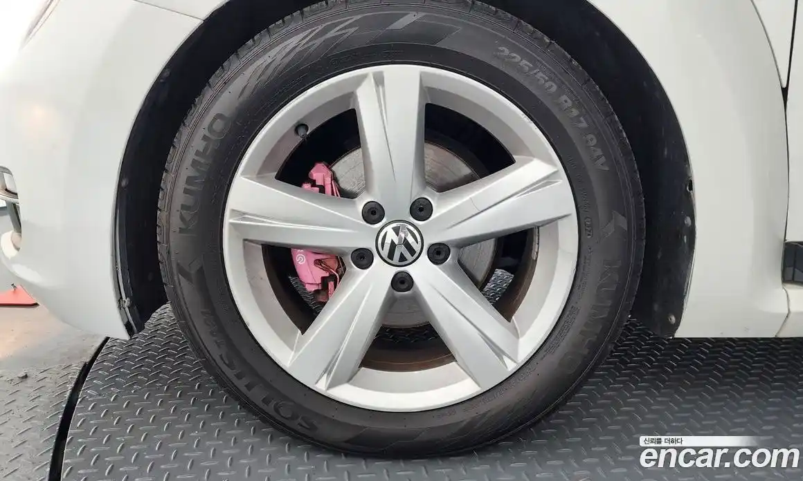 Volkswagen Beatle 2013 2.0 Автомат в Москве № 432441, фото 5