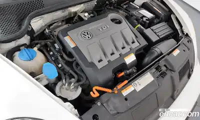 Volkswagen Beatle 2013 2.0 Автомат в Москве № 432441, миниатюра 6