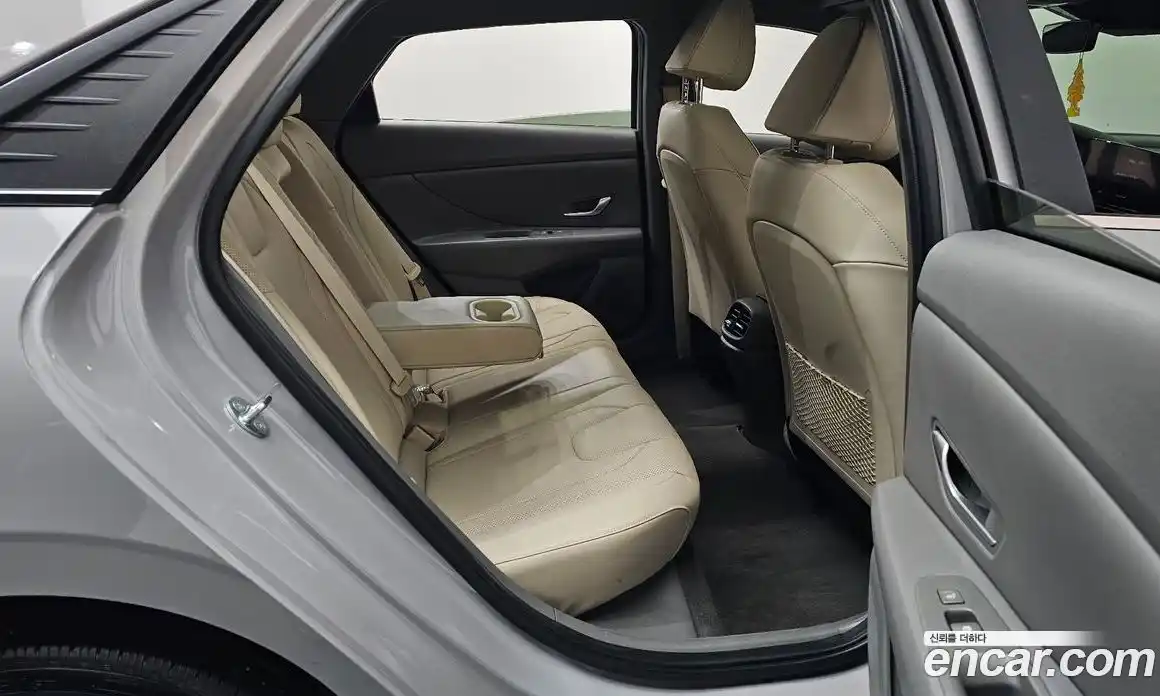 Hyundai Avante 2023 1.6 Автомат в Москве № 450198, фото 12