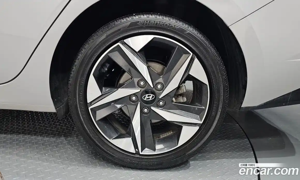 Hyundai Avante 2023 1.6 Автомат в Москве № 450198, фото 5