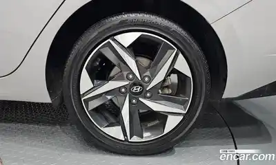 Hyundai Avante 2023 1.6 Автомат в Москве № 450198, миниатюра 5