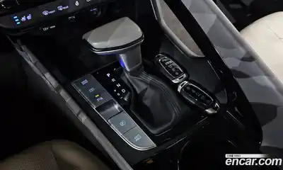 Hyundai Avante 2023 1.6 Автомат в Москве № 450198, миниатюра 9