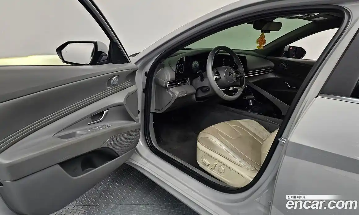 Hyundai Avante 2023 1.6 Автомат в Москве № 450198, фото 10