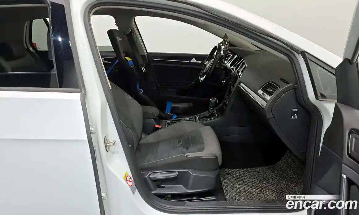 Volkswagen Golf 2016 2.0 Автомат в Москве № 465389, фото 11