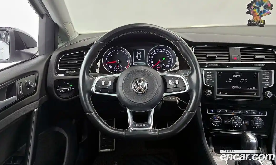 Volkswagen Golf 2016 2.0 Автомат в Москве № 465389, фото 13