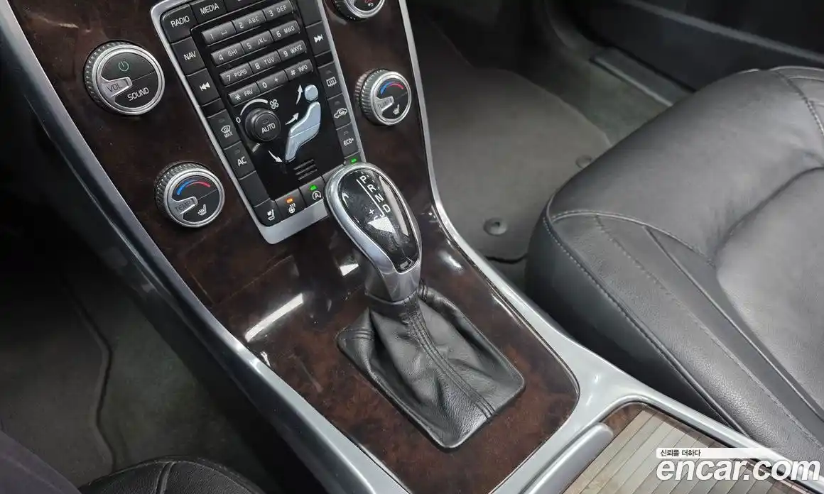 Volvo S80 2015 2.0 Автомат в Москве № 469901, фото 9