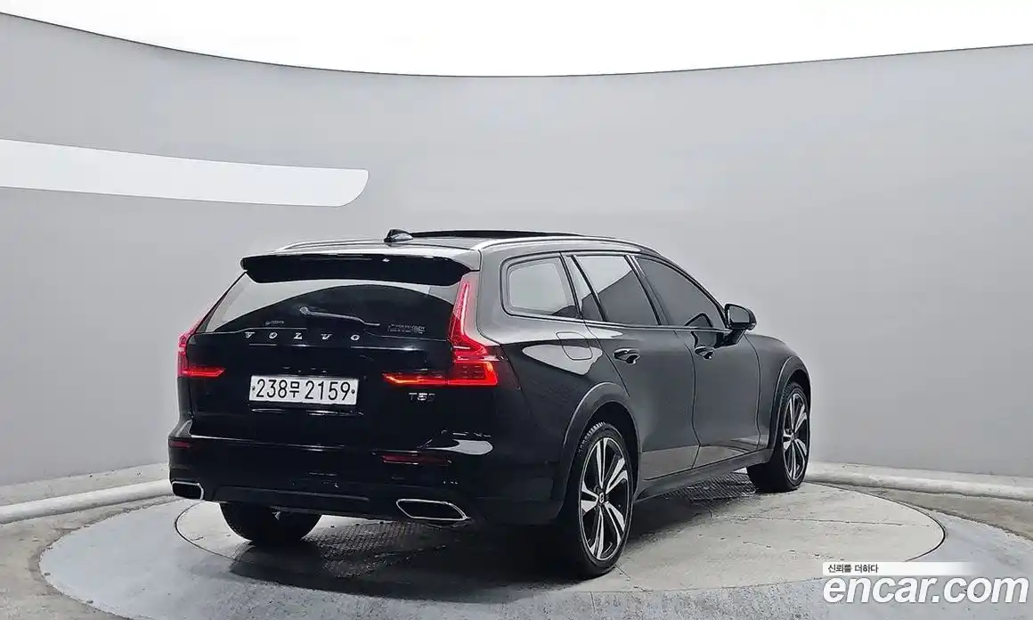 Volvo V60 2020 2.0 Автомат в Москве № 470144, фото 4