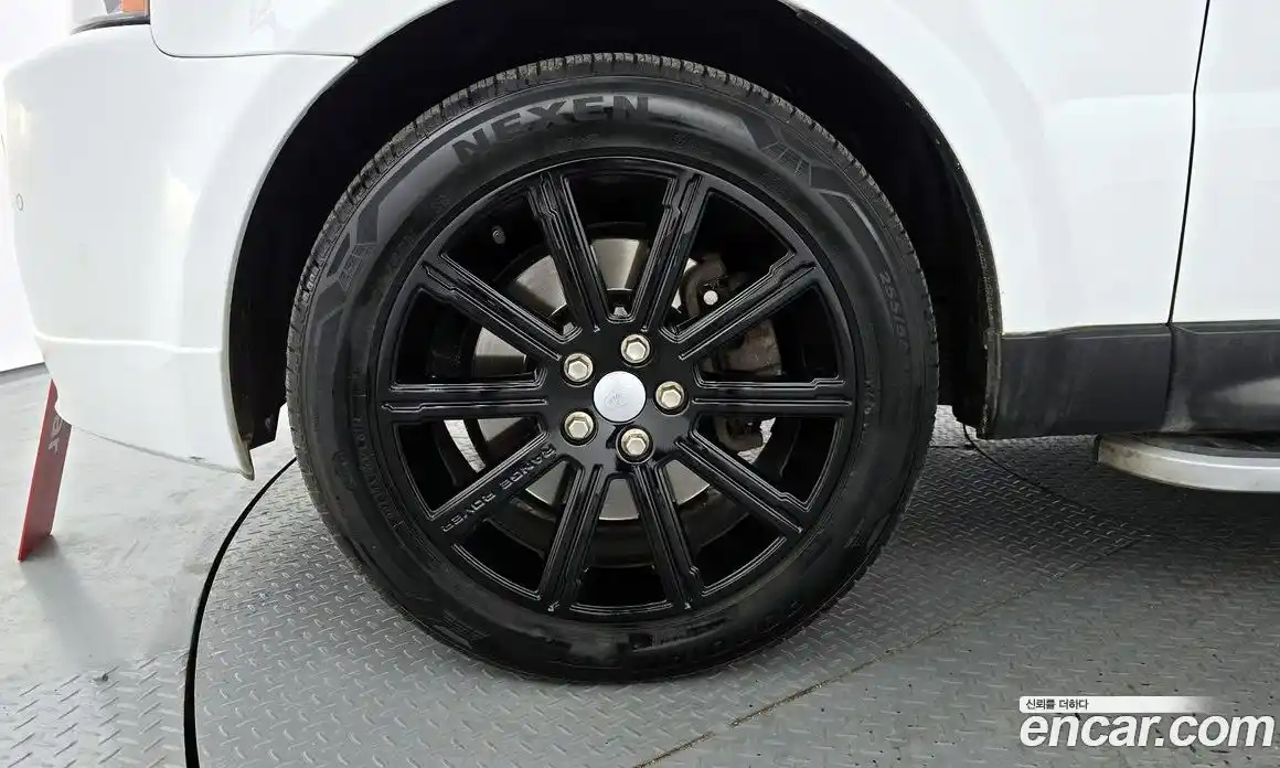 Land Rover Range-Rover Sport 2013 3.0 Автомат в Москве № 492469, фото 5