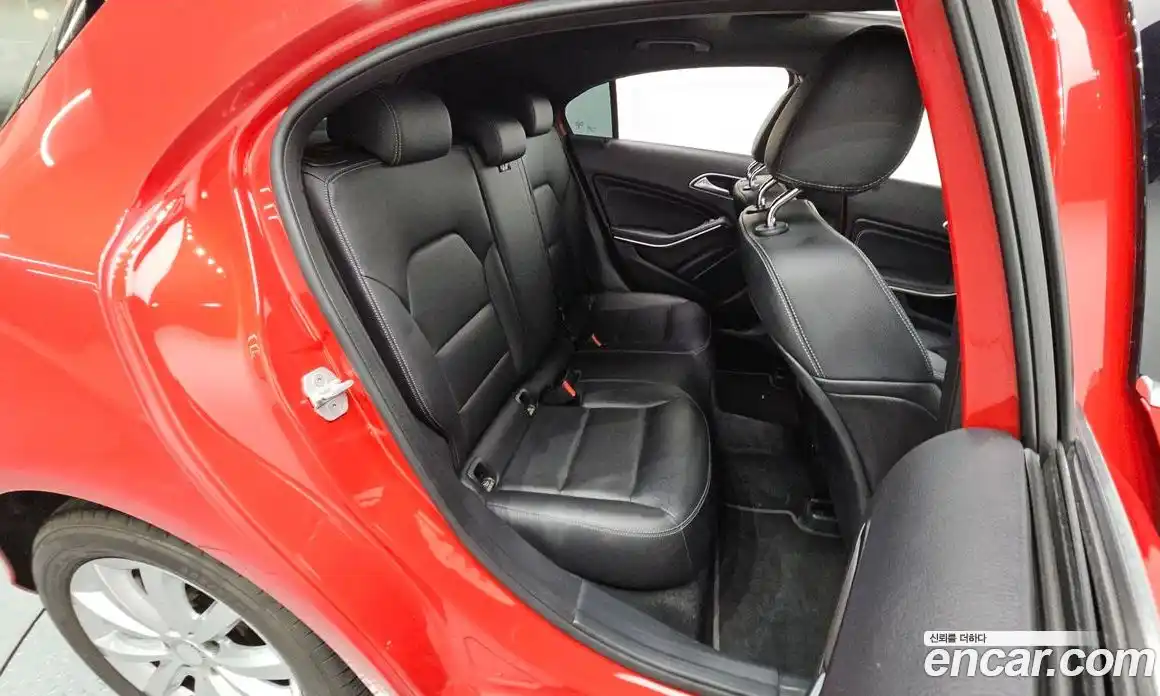 Mercedes-Benz A-Class 2017 1.6 Автомат в Москве № 495427, фото 12