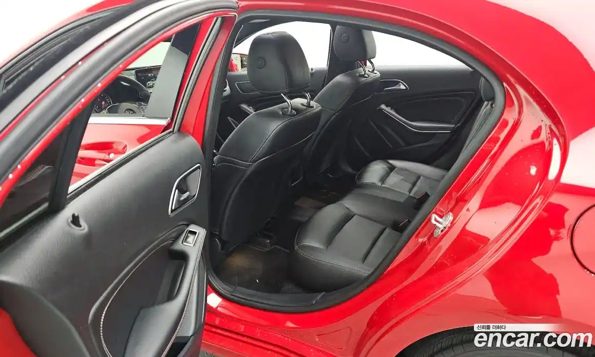 Mercedes-Benz A-Class 2017 1.6 Автомат в Москве № 495427, фото 13