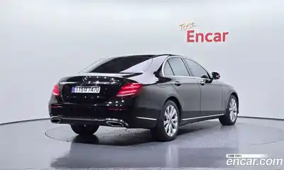 Mercedes-Benz E-Class 2019 2.0 Автомат в Москве № 495509, миниатюра 2