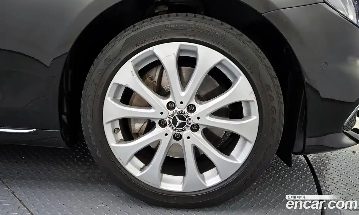 Mercedes-Benz E-Class 2019 2.0 Автомат в Москве № 495509, фото 5