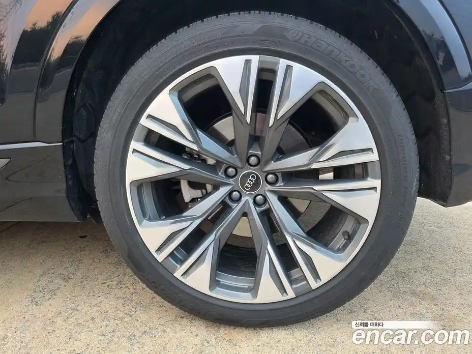 Audi Q8 2025 3.0 Автомат в Москве № 497276, фото 16