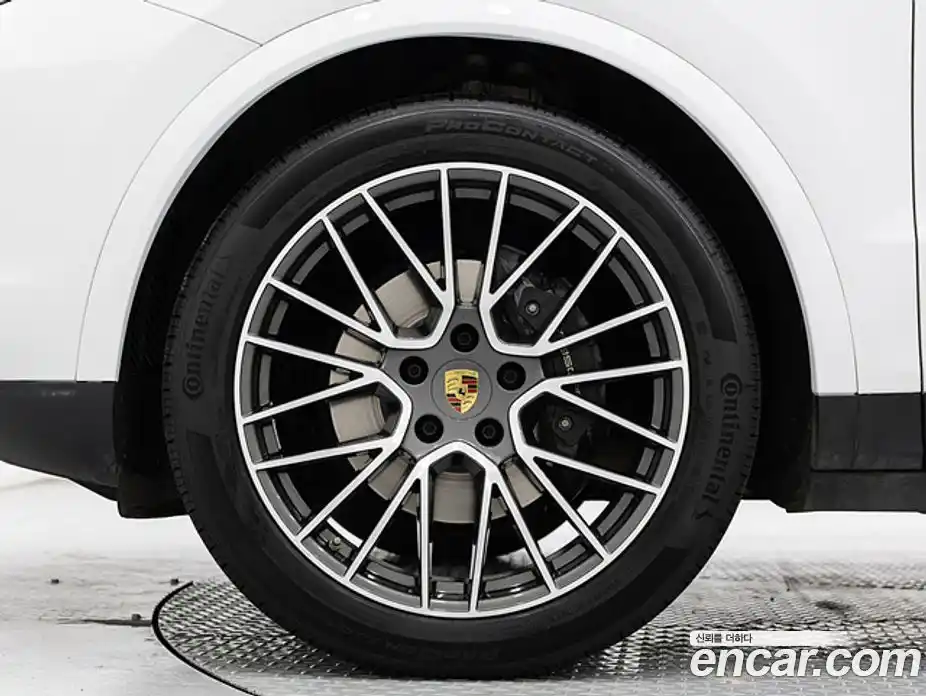 Porsche Cayenne 2023 3.0 Автомат в Москве № 498136, фото 5