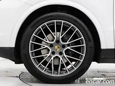 Porsche Cayenne 2023 3.0 Автомат в Москве № 498136, миниатюра 5
