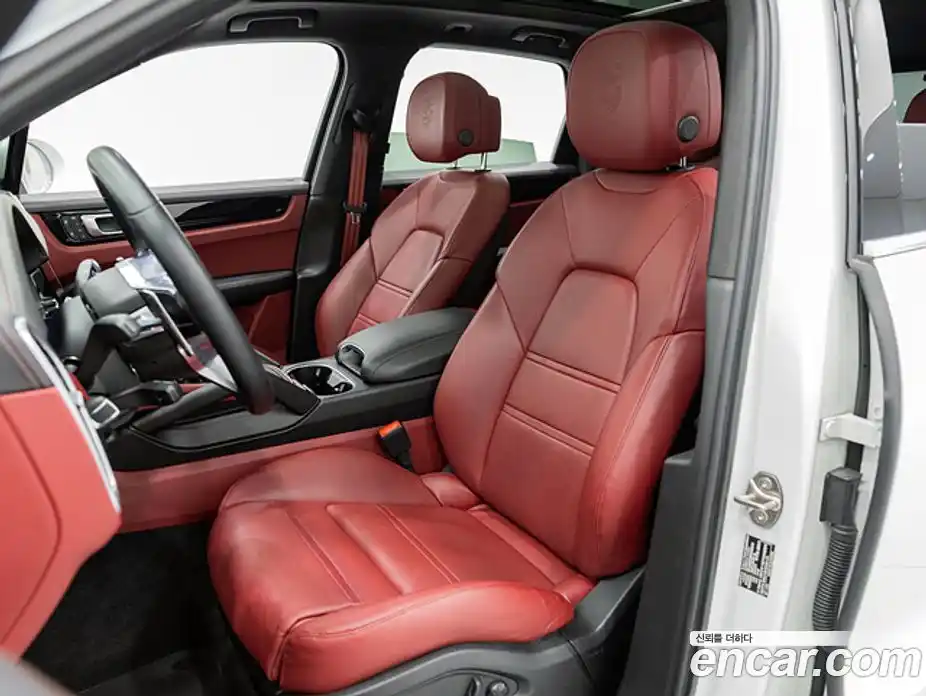 Porsche Cayenne 2023 3.0 Автомат в Москве № 498136, фото 10