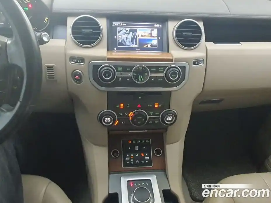 Land Rover Discovery 2016 3.0 Автомат в Москве № 498526, фото 11