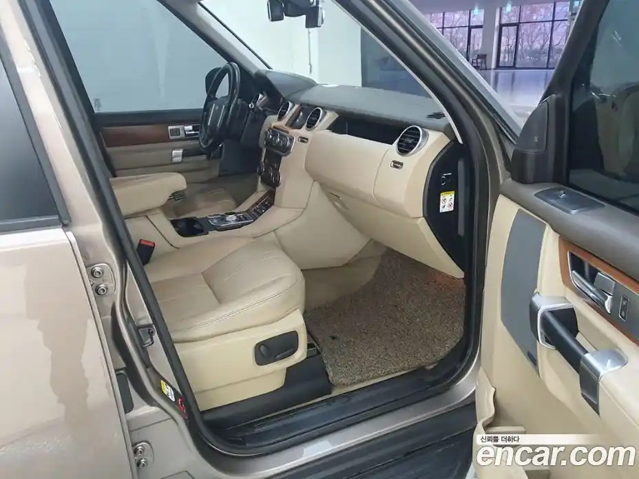 Land Rover Discovery 2016 3.0 Автомат в Москве № 498526, фото 12