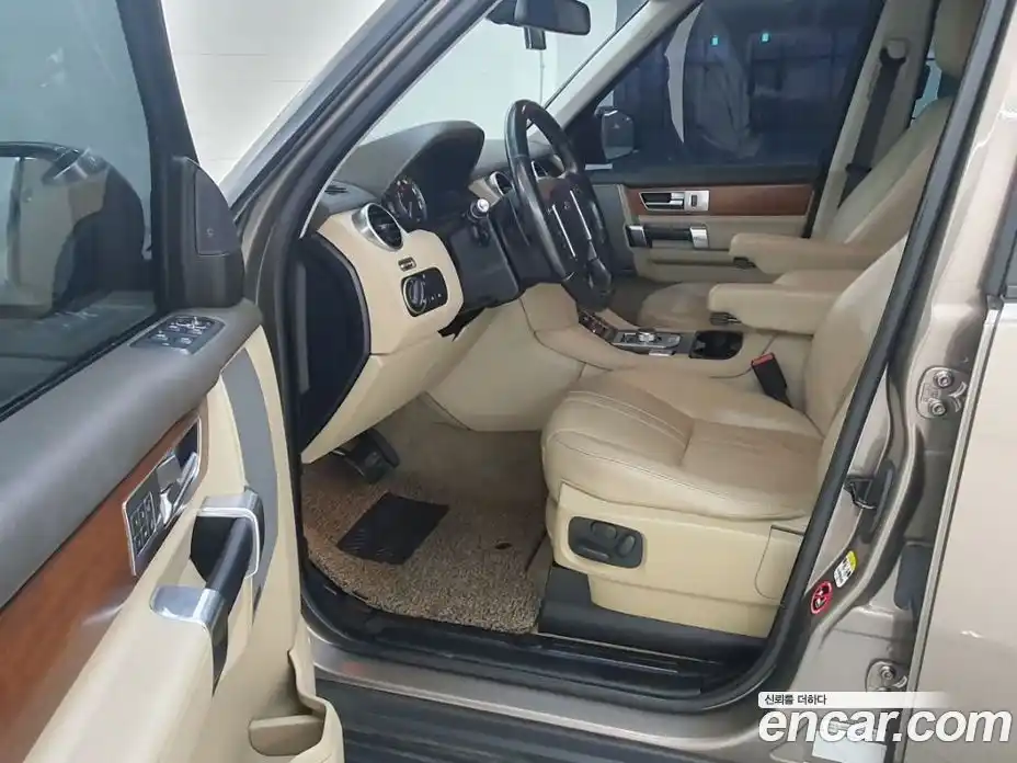 Land Rover Discovery 2016 3.0 Автомат в Москве № 498526, фото 13