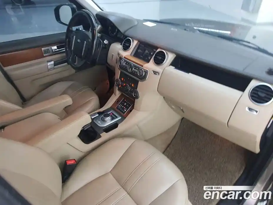 Land Rover Discovery 2016 3.0 Автомат в Москве № 498526, фото 14