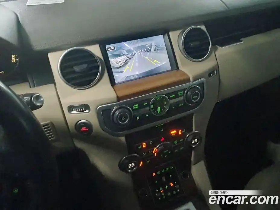 Land Rover Discovery 2016 3.0 Автомат в Москве № 498526, фото 7