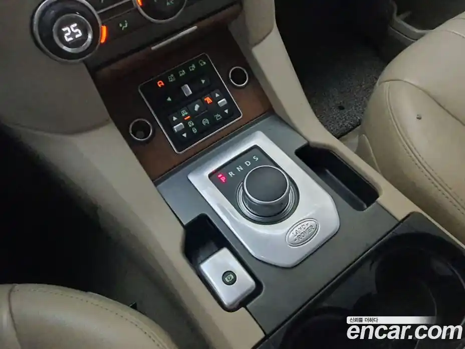 Land Rover Discovery 2016 3.0 Автомат в Москве № 498526, фото 9