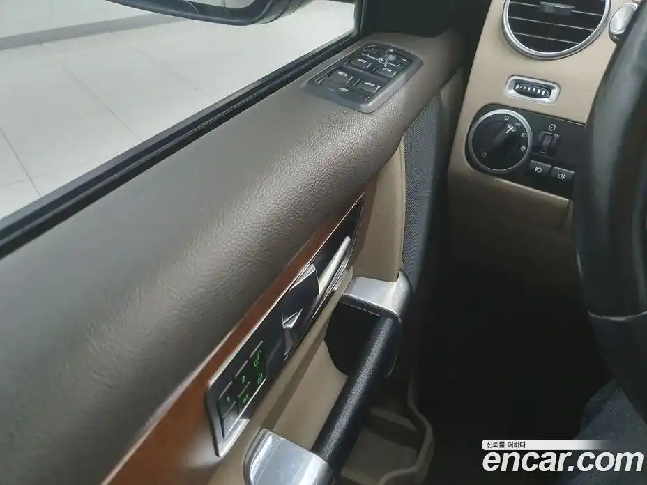 Land Rover Discovery 2016 3.0 Автомат в Москве № 498526, фото 10