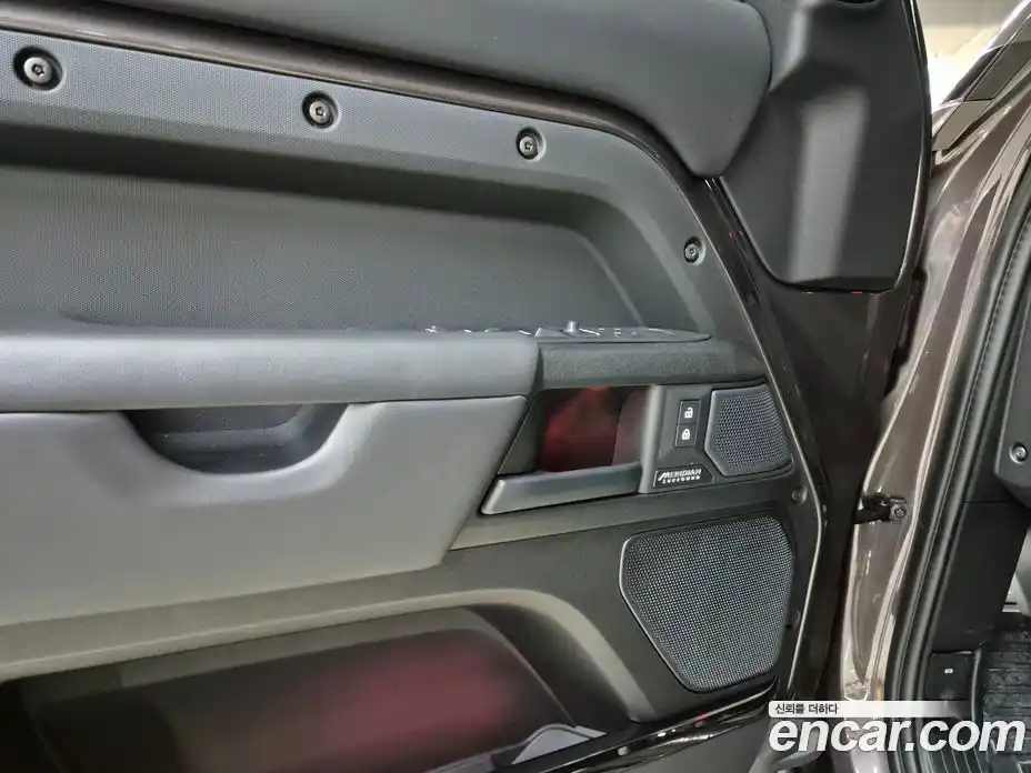 Land Rover Defender 2025 4.4 Автомат в Москве № 498584, фото 14