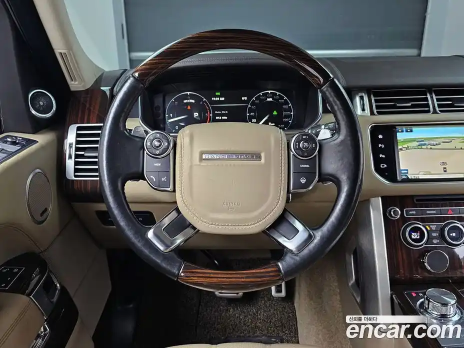 Land Rover Range-Rover 2016 4.4 Автомат в Москве № 498997, фото 13