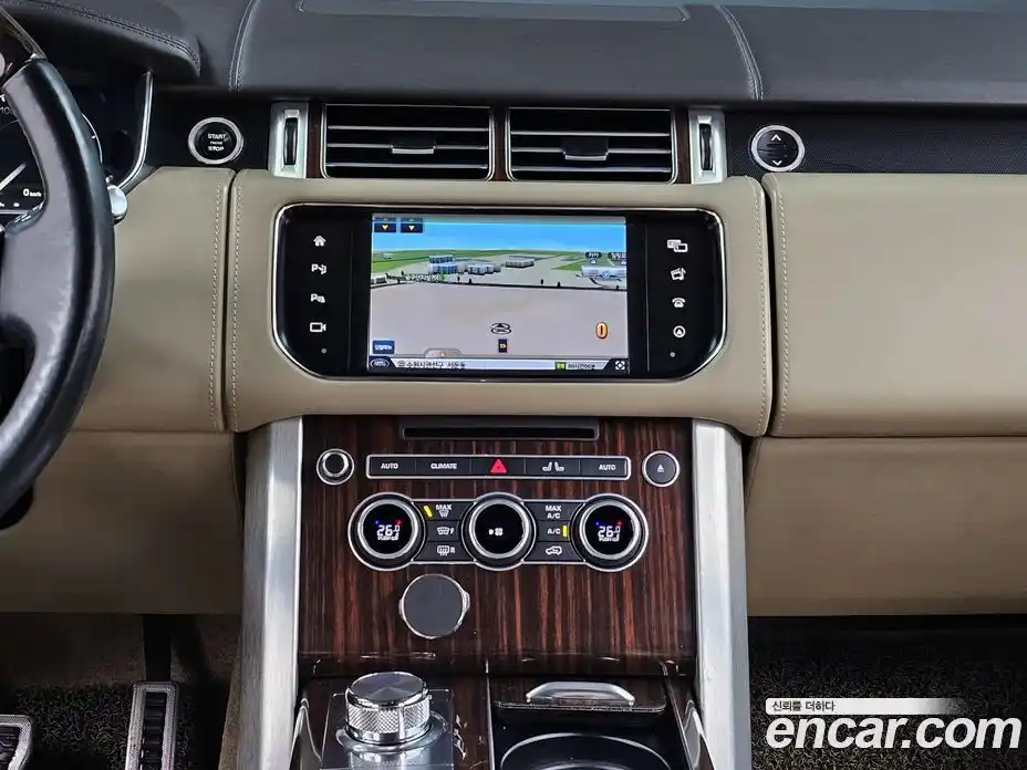 Land Rover Range-Rover 2016 4.4 Автомат в Москве № 498997, фото 14