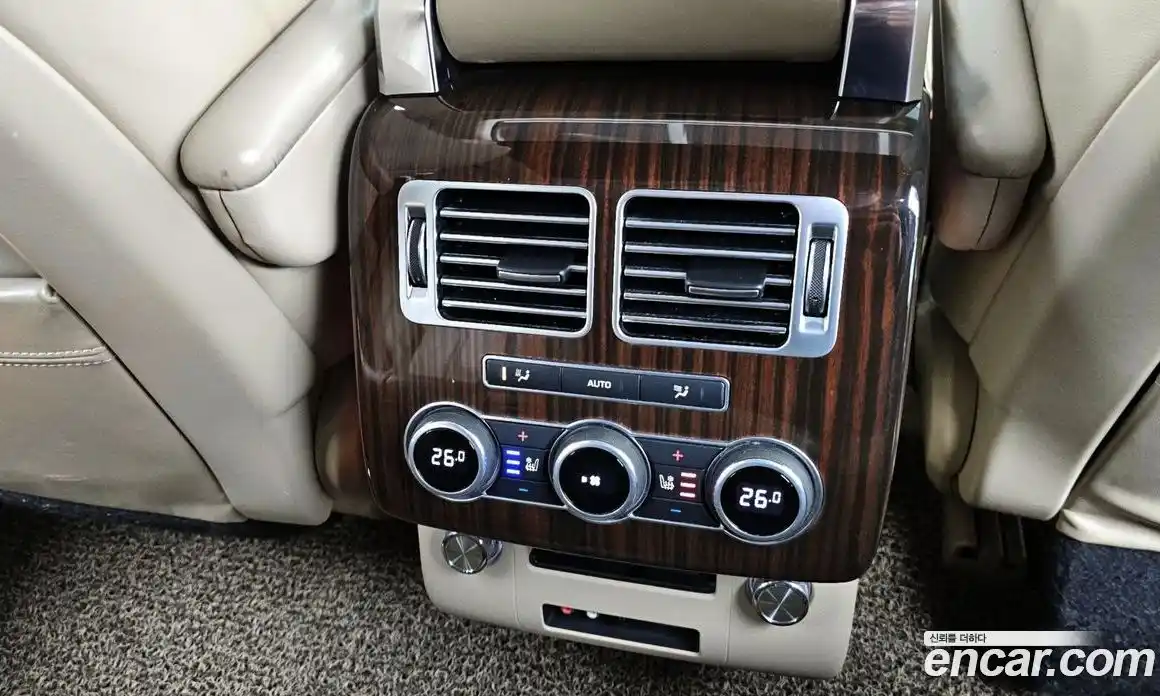 Land Rover Range-Rover 2016 4.4 Автомат в Москве № 498997, фото 17