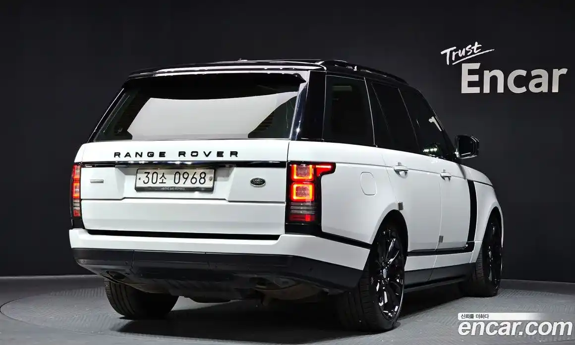 Land Rover Range-Rover 2016 4.4 Автомат в Москве № 498997, фото 2