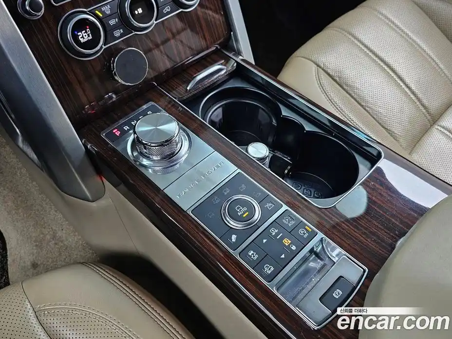 Land Rover Range-Rover 2016 4.4 Автомат в Москве № 498997, фото 9