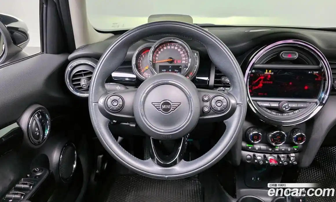 Mini Cooper 2020 1.5 Автомат в Москве № 499150, фото 13