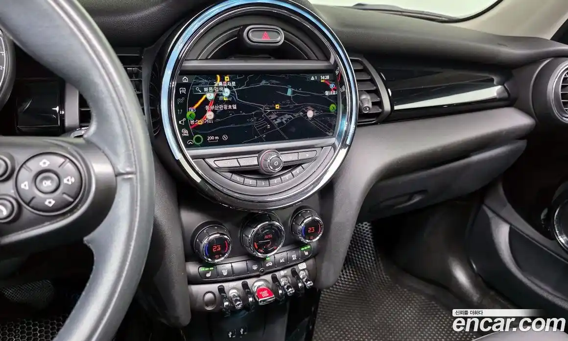 Mini Cooper 2020 1.5 Автомат в Москве № 499150, фото 14