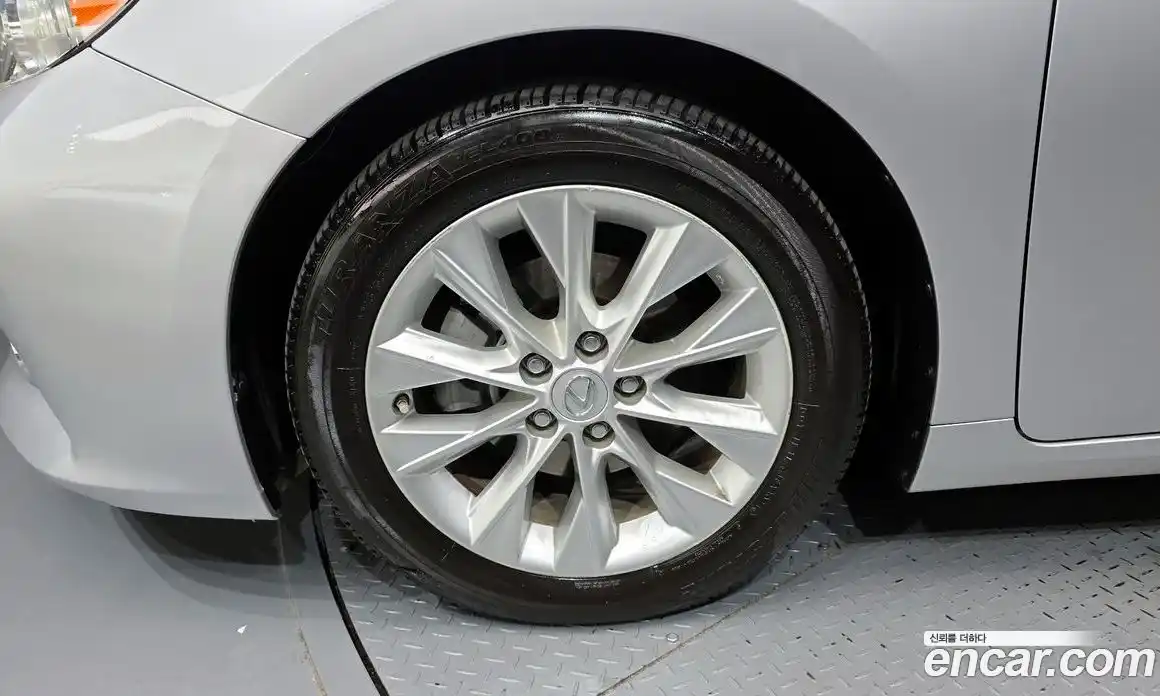 Lexus ES 2015 2.5 Автомат в Москве № 499659, фото 5