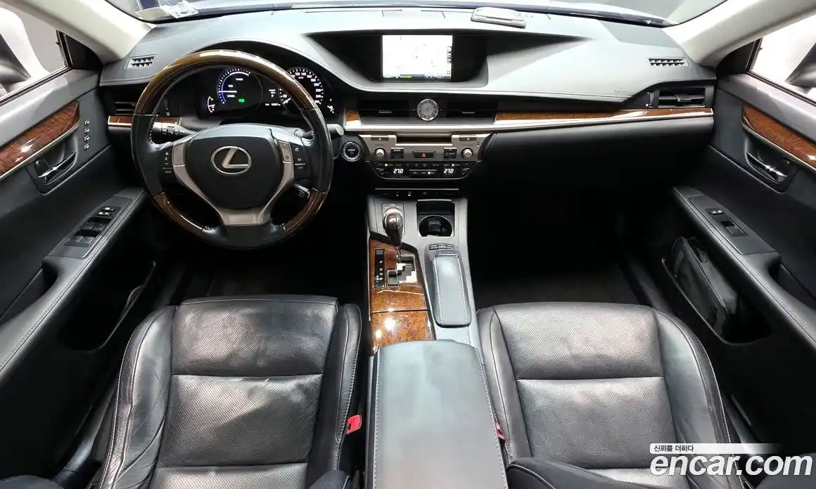 Lexus ES 2015 2.5 Автомат в Москве № 499659, фото 7