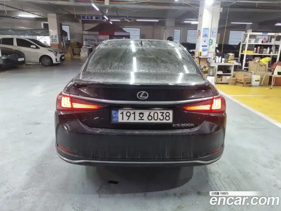 Lexus ES 2023 2.5 Автомат в Москве № 499660, фото 4