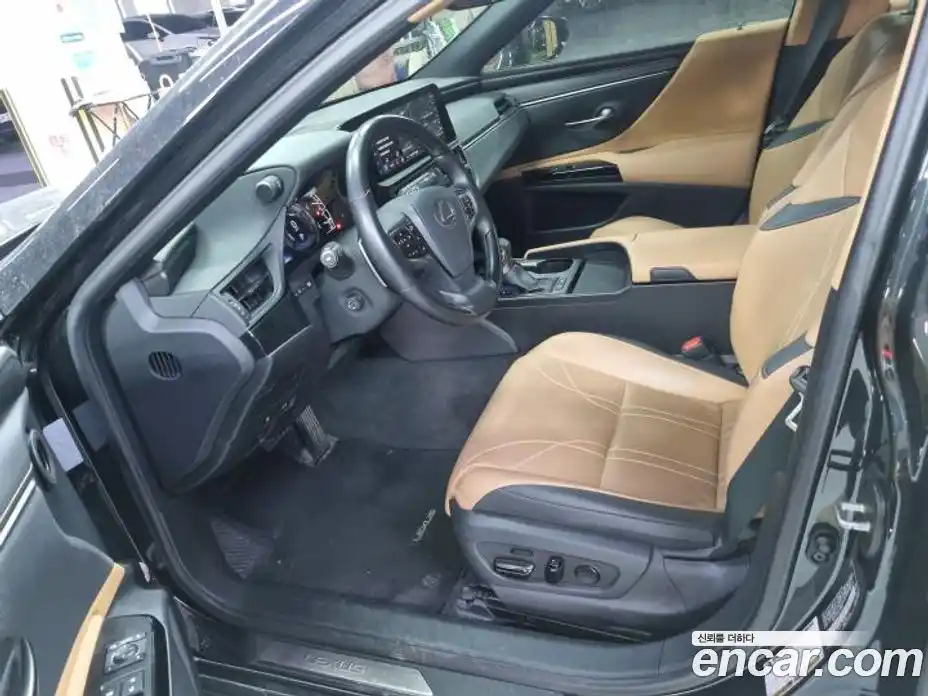 Lexus ES 2023 2.5 Автомат в Москве № 499660, фото 7