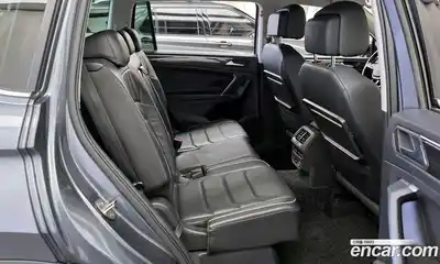 Volkswagen Tiguan 2020 2.0 Автомат в Москве № 499841, миниатюра 11