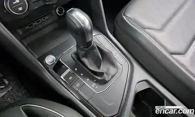 Volkswagen Tiguan 2020 2.0 Автомат в Москве № 499841, миниатюра 8